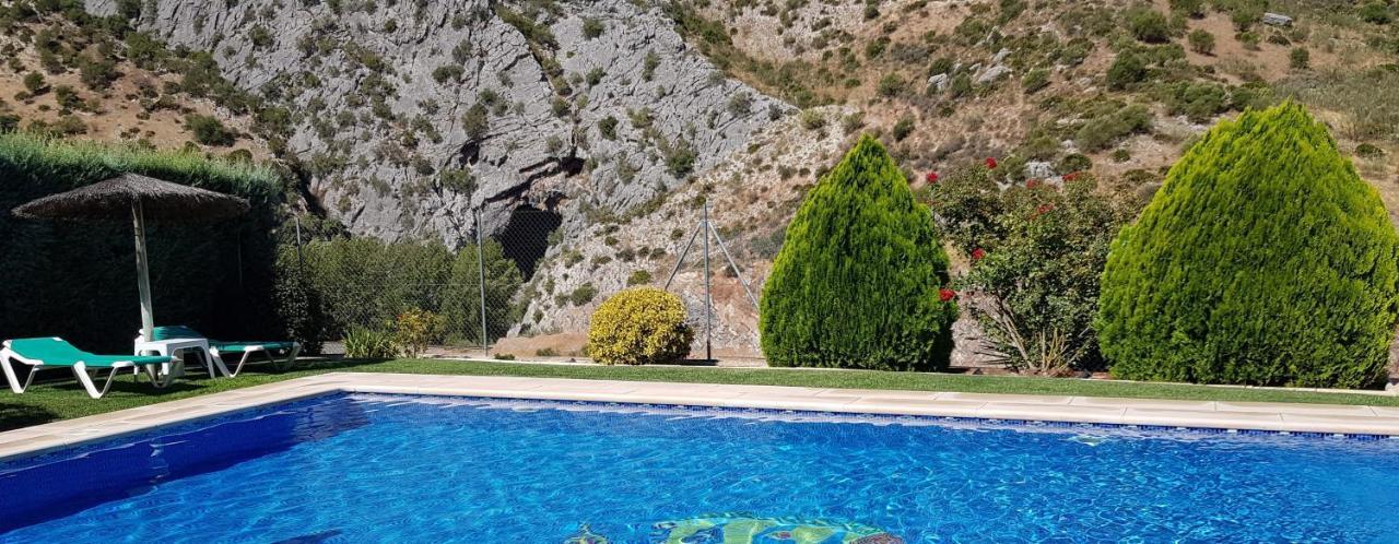 Alojamiento Rural Casitas Cueva Del Gato Villa Benaojan Exterior photo